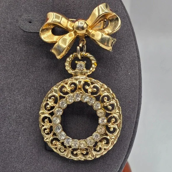Coro Vintage Bow Pendant Brooch Circle Rhinestones‎ Gold Tone Vintage Jewelry
